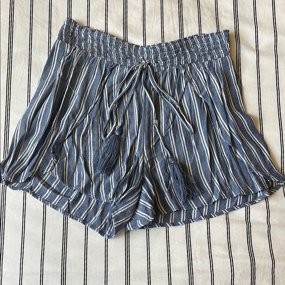 AE Women's Blue Striped Shorts